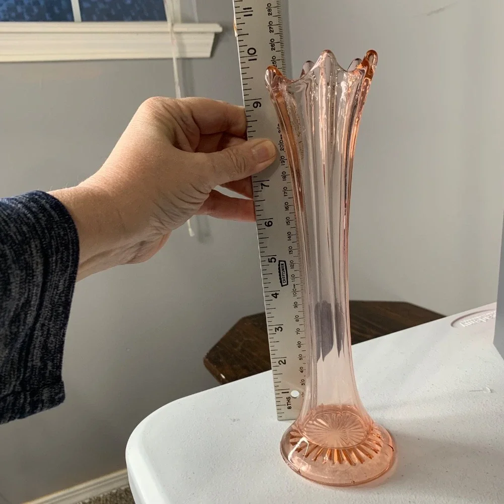 Dugan Diamond‎ Pulled Loop Pink Swung Vase.